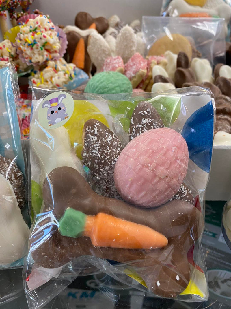 EASTER CARROT PRINT CAROB & YOGHURT COATED BONES
